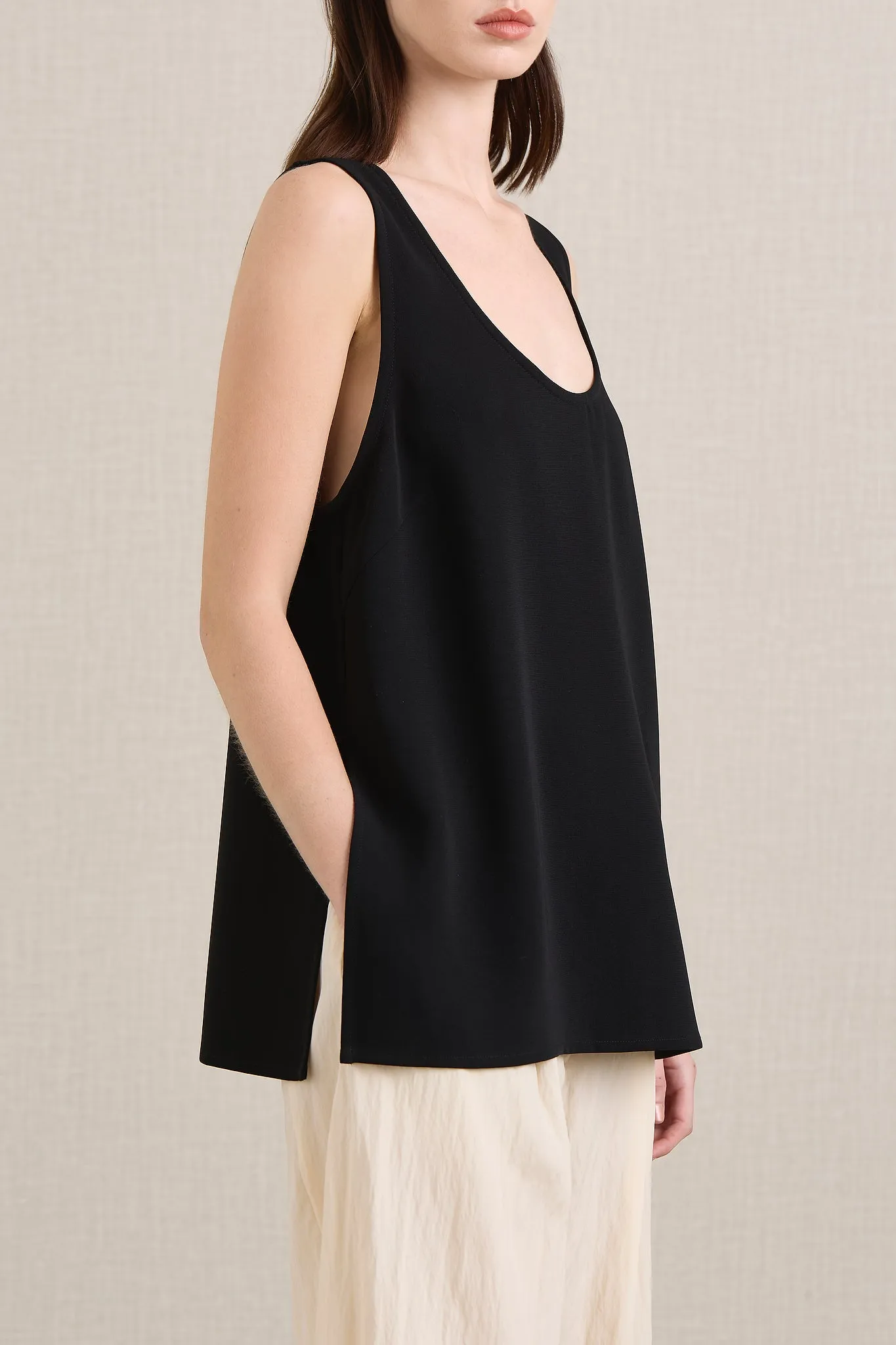 SLOANE TANK
